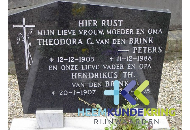 Grafstenen kerkhof Herwen Coll. HKR (15) Th.G.van den Brink - Peters & H. Th. van den Brink